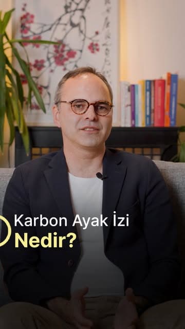 Son zamanlarda “karbon ayak izi” kavramını çok duyuyoruz ama tam olarak ne anlama geldiğini biliyor muyuz? Cevap için videoya 👆🏻